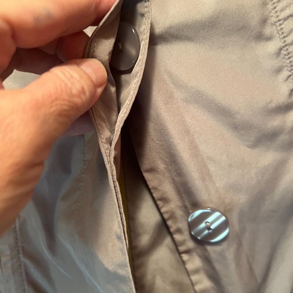 D. Exterior / Rizik Bros Taupe Laser-Cut Hem Coat Size 42 Lime Lined Jacket - Picture 6 of 9